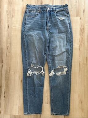 American Eagle Mom jeans